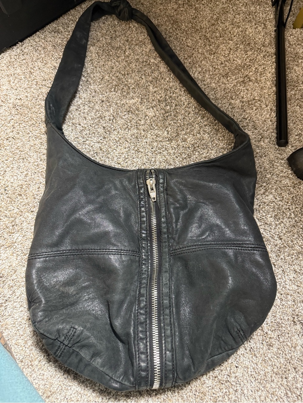 Alexander Wang Black Leather Crossbody Bag with Front Zip Pockets - Picture 4 of 10